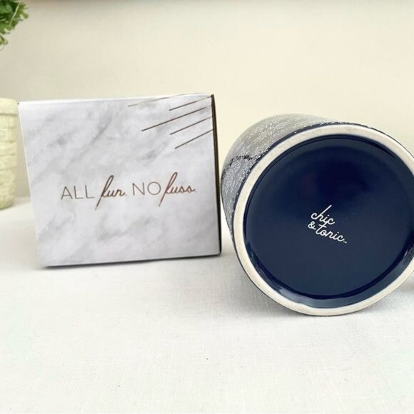 Chic & Tonic Snowflake Coffee Mug 16 Oz New with Gift Box - Picture 2 of 13